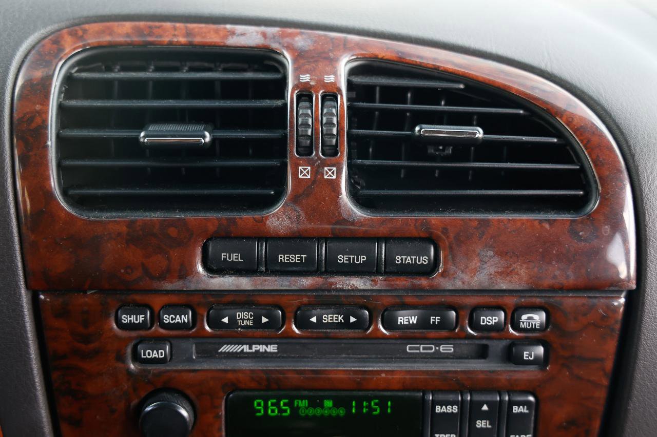 Used 2002 Lincoln LS image 34