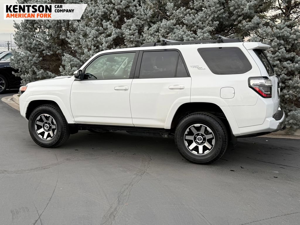Used 2020 Toyota 4Runner TRD Off-Road image 5