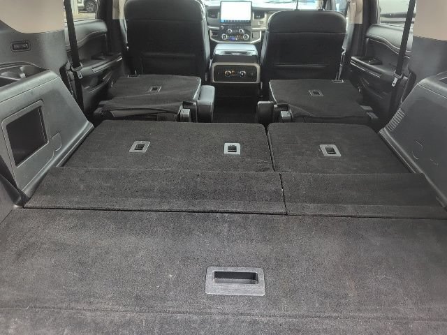 Used 2024 Ford Expedition XLT AWD/4WD image 16