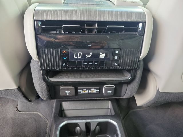 Used 2024 Jeep Wagoneer Series III AWD/4WD image 20
