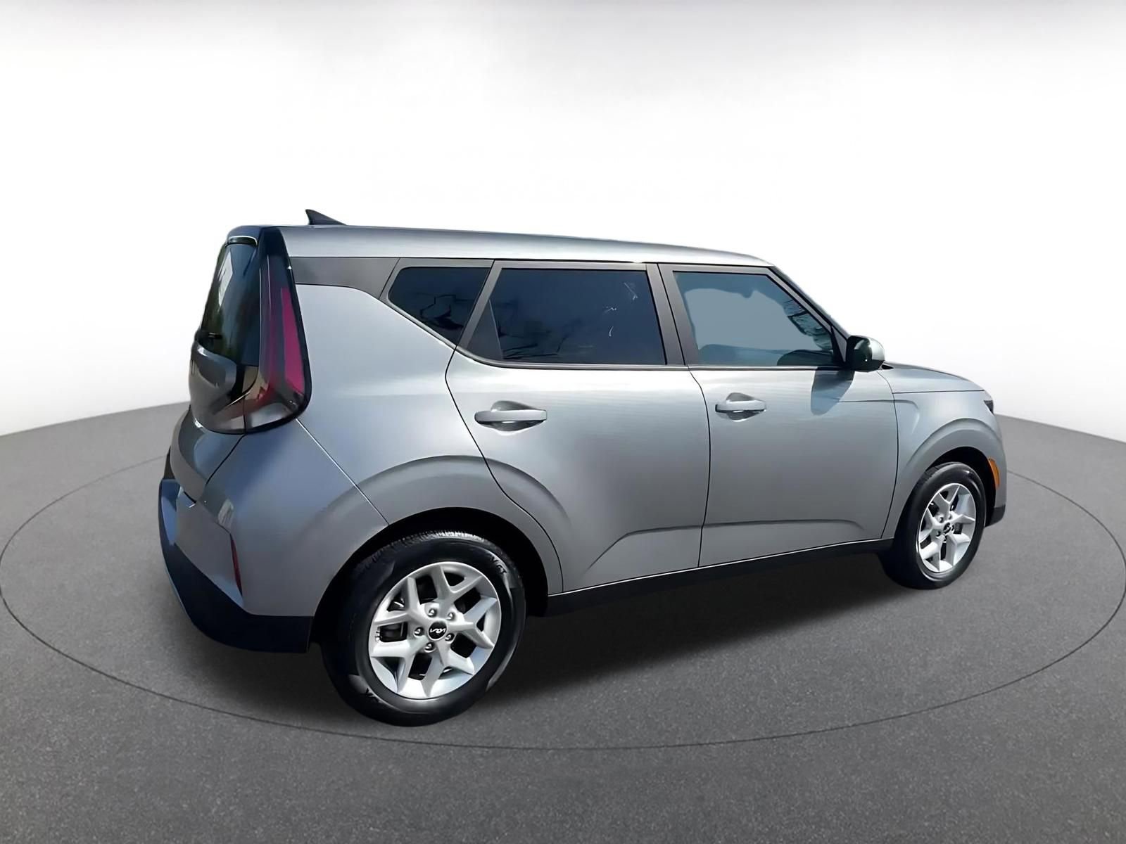Used 2025 Kia Soul LX w/ LX Technology Package image 15