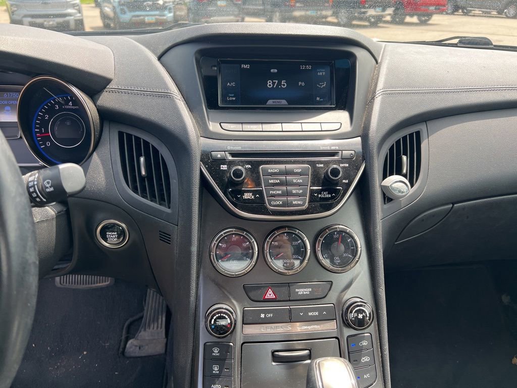 Used 2016 Hyundai Genesis 3.8 RWD image 12