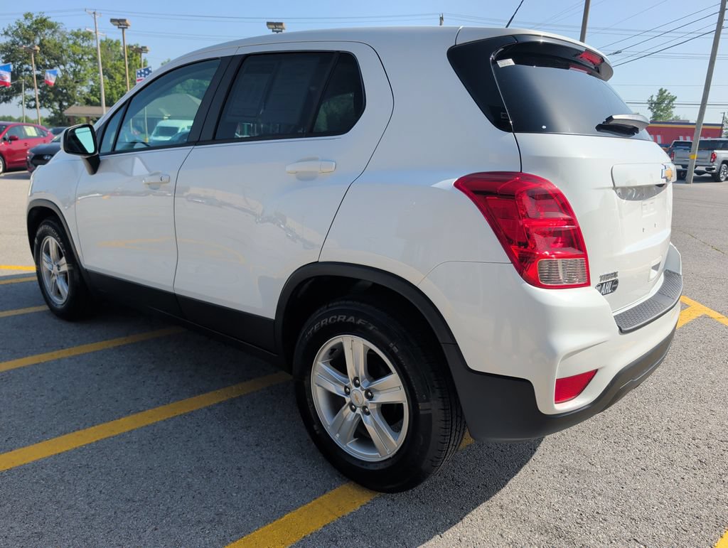 Used 2020 Chevrolet Trax LS w/ Tint and Cruise Package FWD image 5
