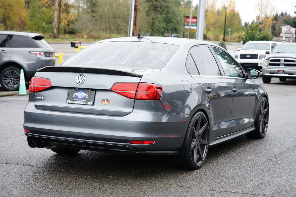 Used 2017 Volkswagen Jetta GLI image 5