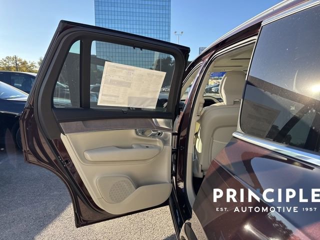 Certified 2026 Volvo XC90 B6 Ultra w/ Lounge Package image 24