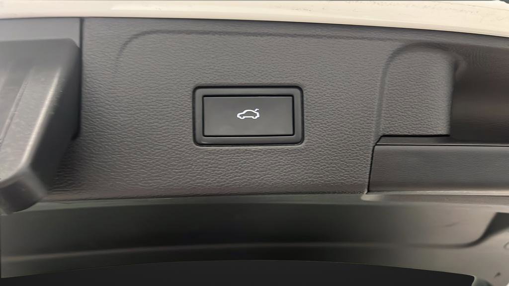 Used 2023 Volkswagen Atlas SEL AWD/4WD image 31