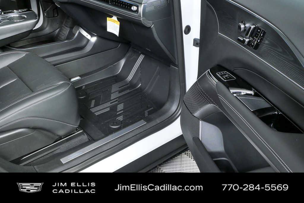 Certified 2025 Cadillac Lyriq Luxury w/ LPO, Floor Liner Package AWD/4WD image 24