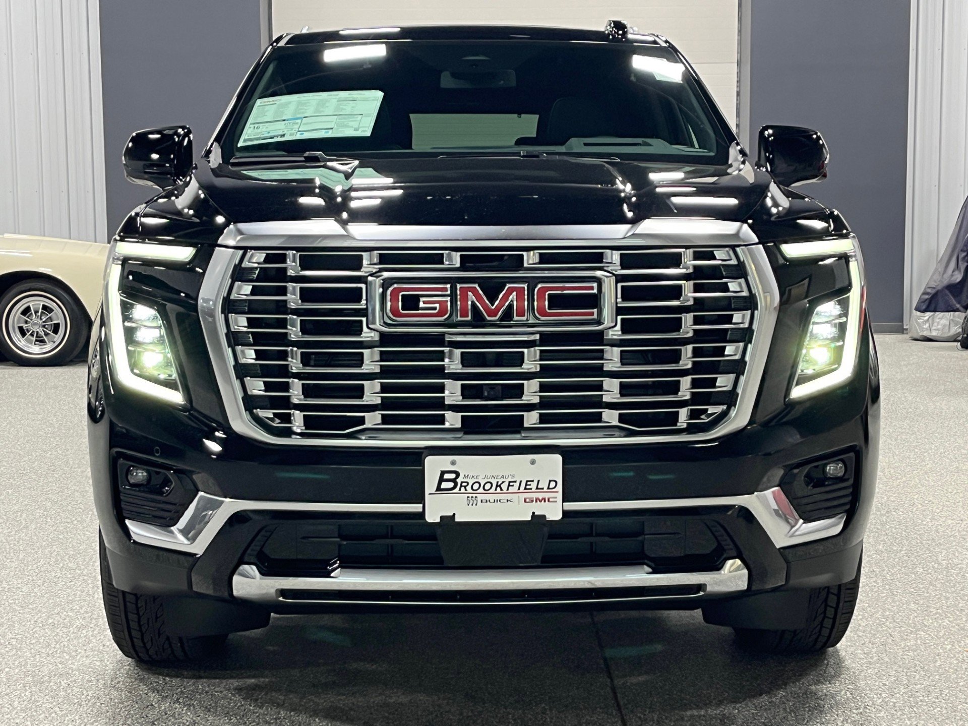 New 2026 GMC Yukon XL Denali w/ Sun & Power Step Package image 8
