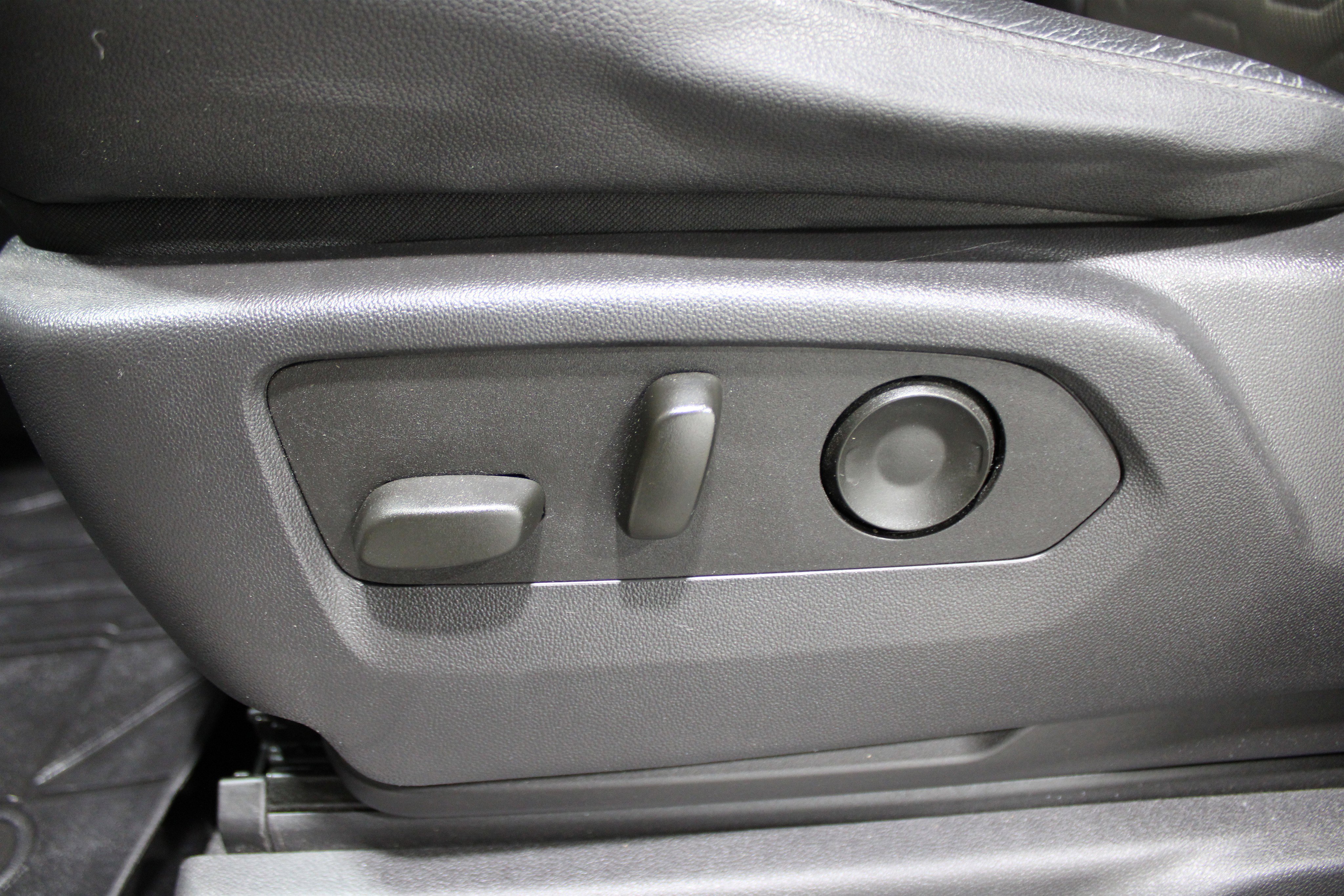 Used 2023 Chevrolet Silverado 1500 ZR2 image 4