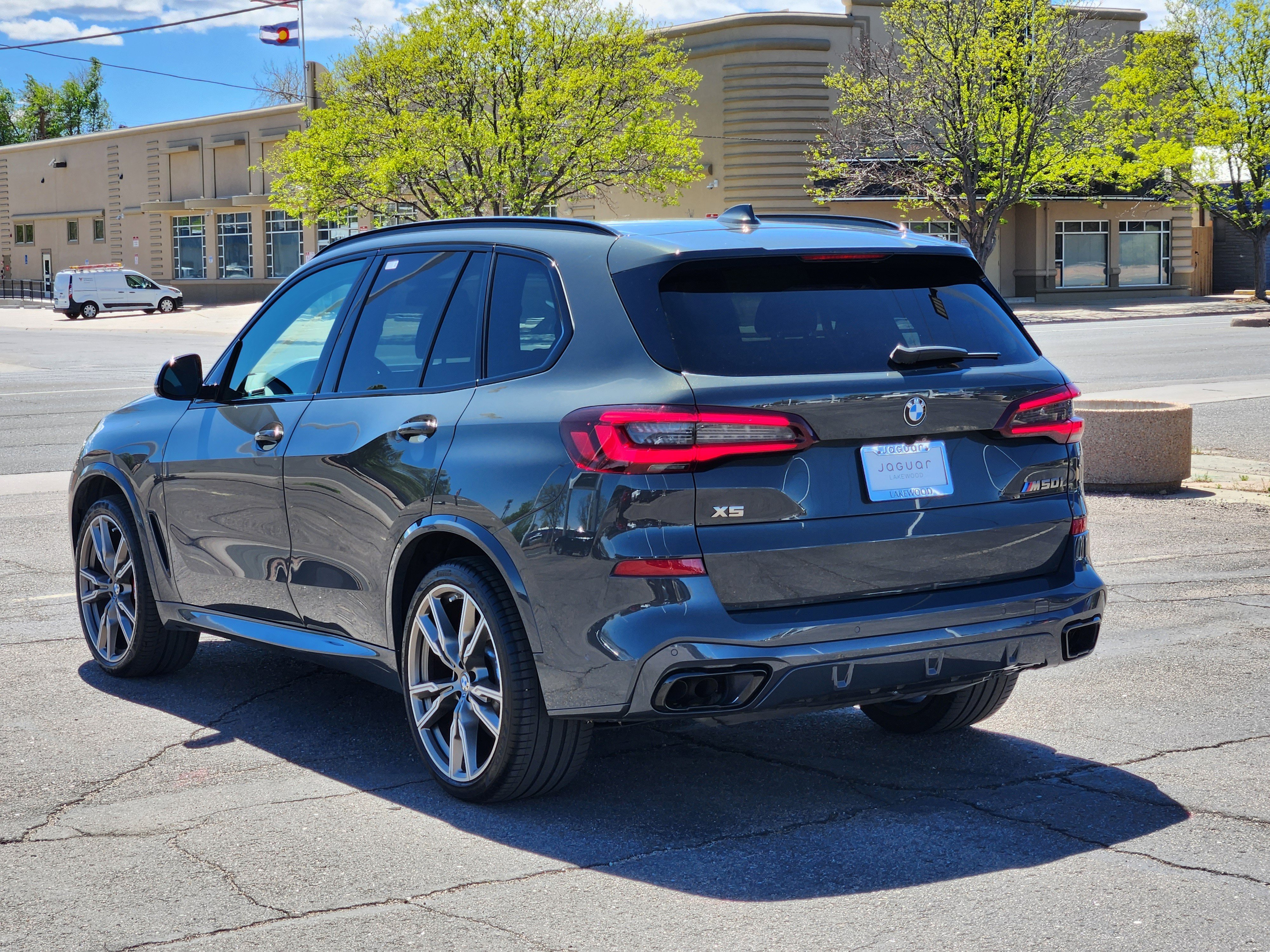 Used 2022 BMW X5 M50i w/ Executive Package image 3