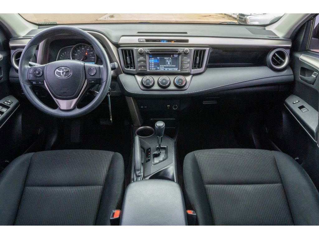 Used 2015 Toyota RAV4 LE image 17