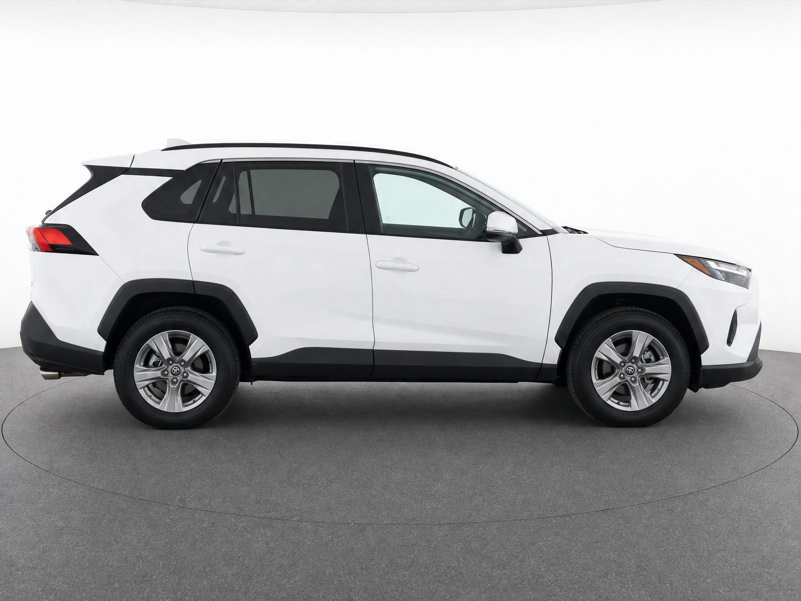 Certified 2024 Toyota RAV4 LE AWD/4WD image 8