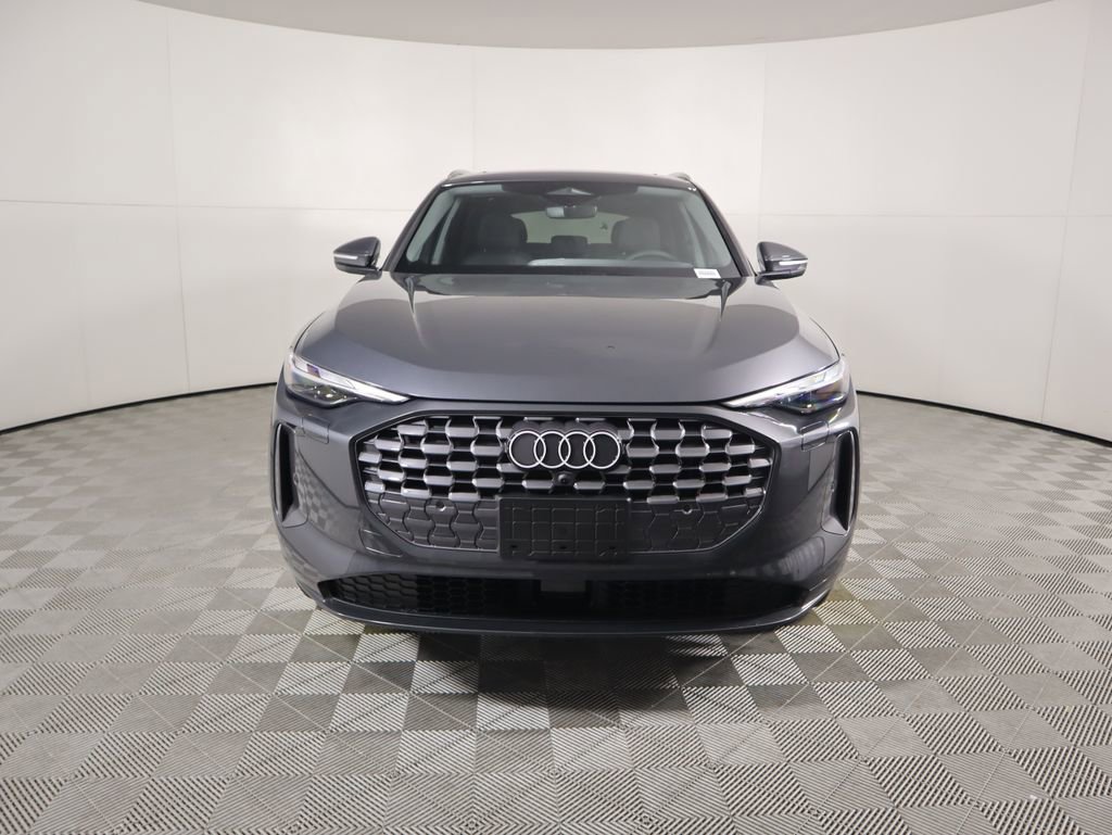 Used 2025 Audi Q5 Premium w/ Convenience Package image 3