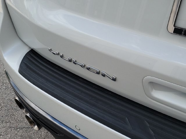 Used 2022 GMC Yukon AT4 w/ Technology Package AWD/4WD image 9