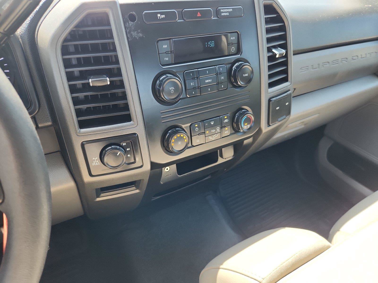 Used 2019 Ford F250 XL w/ Power Equipment Group AWD/4WD image 24