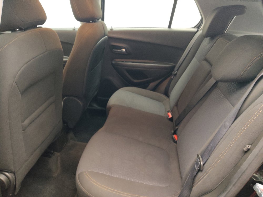 Used 2020 Chevrolet Trax LS image 18