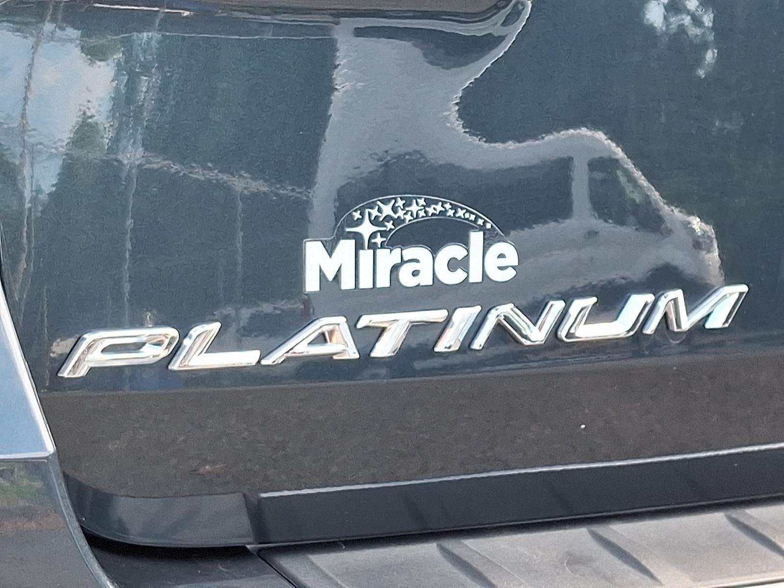 Used 2022 Ford Explorer Platinum w/ Equipment Group 601A AWD/4WD image 29