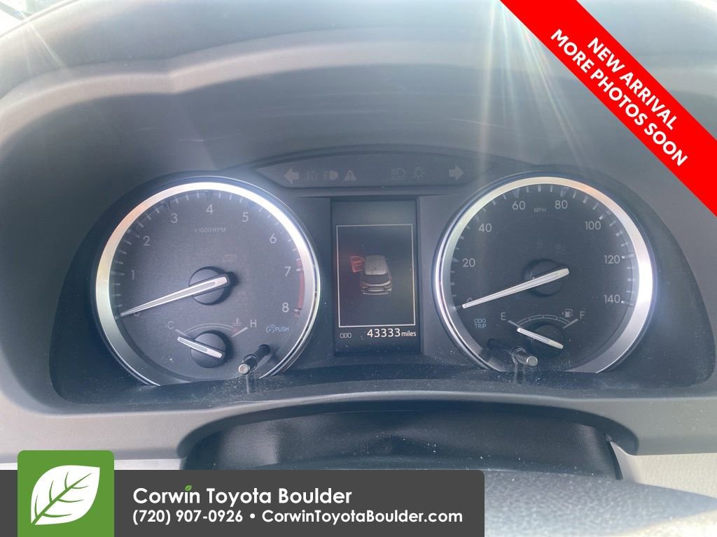 Used 2018 Toyota Highlander Limited Platinum AWD/4WD image 11