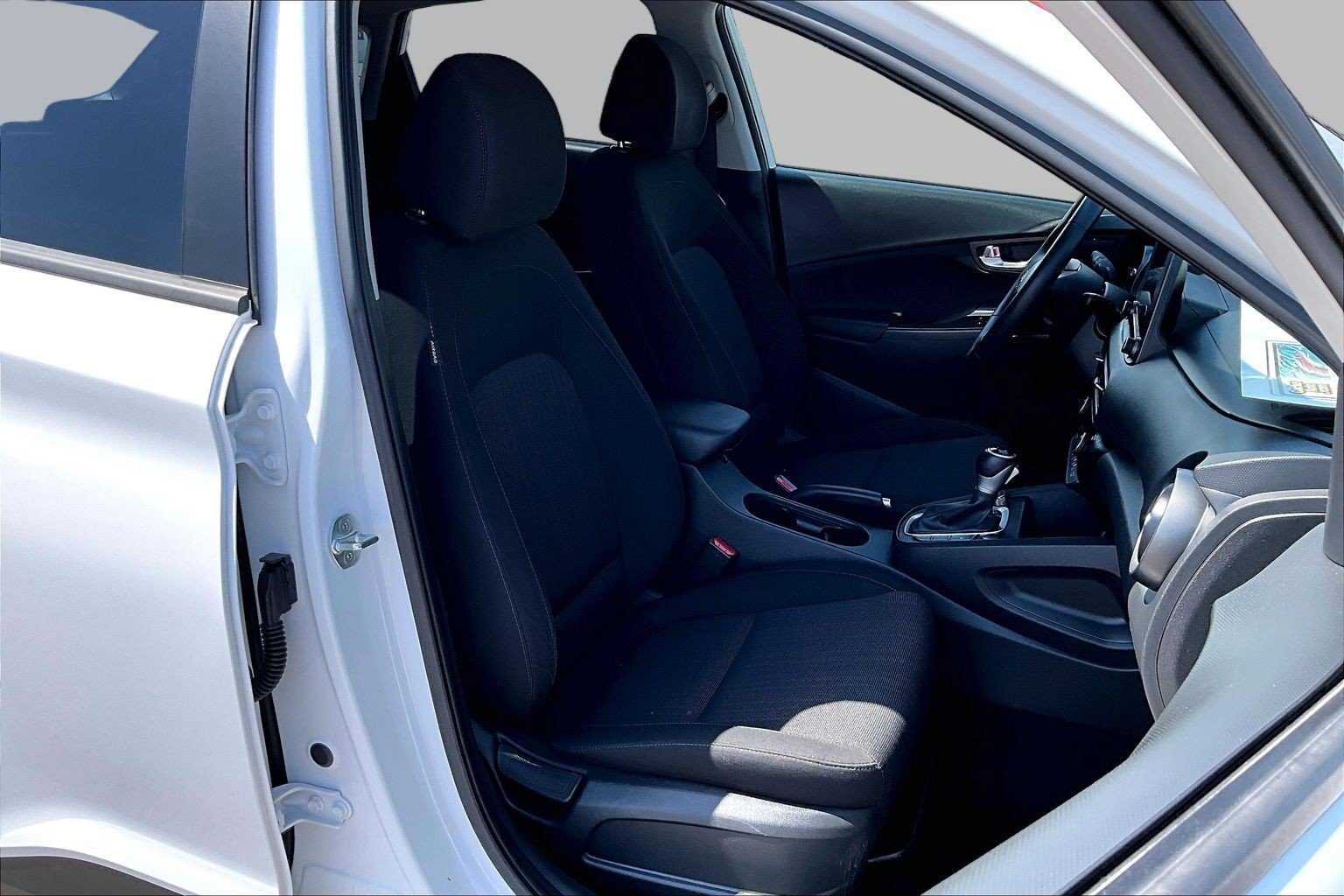 Used 2022 Hyundai Kona SEL w/ Convenience Package FWD image 7