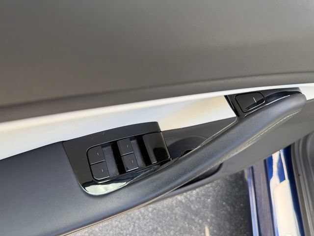 Used 2018 Tesla Model 3 Mid Range RWD image 10