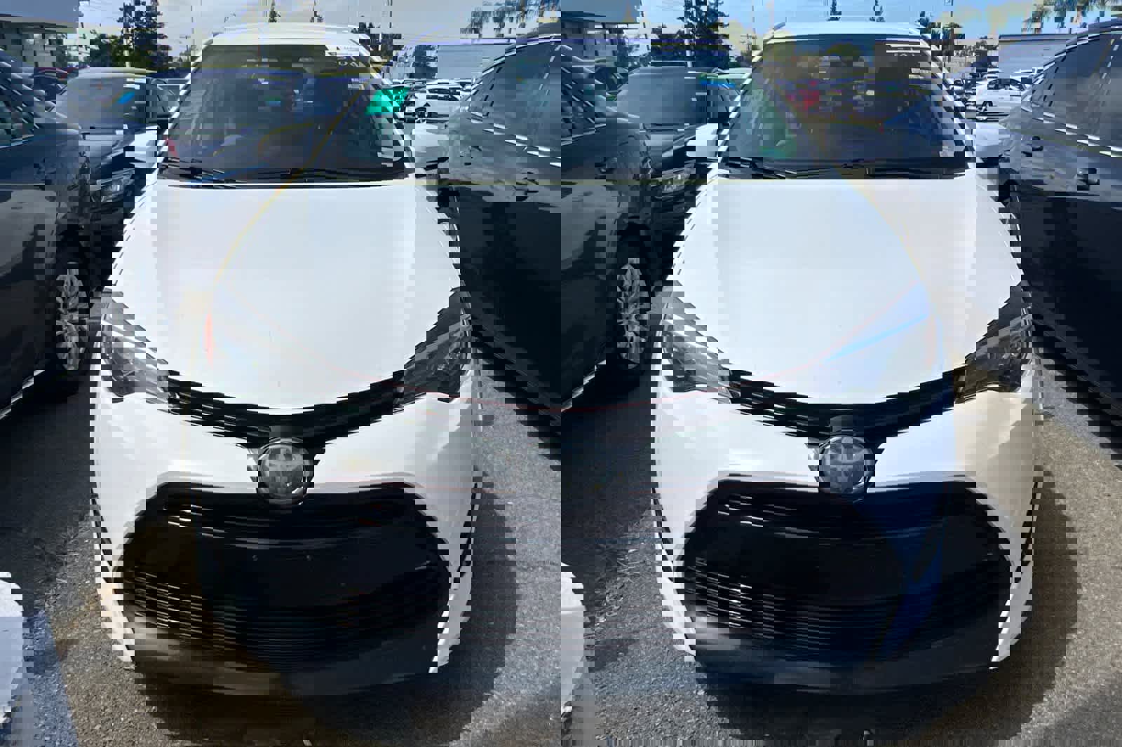 Used 2018 Toyota Corolla LE w/ Carpet Mat Package (TMS) FWD image 2