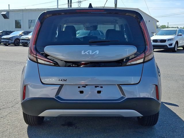 Used 2025 Kia Soul LX w/ LX Technology Package FWD image 5