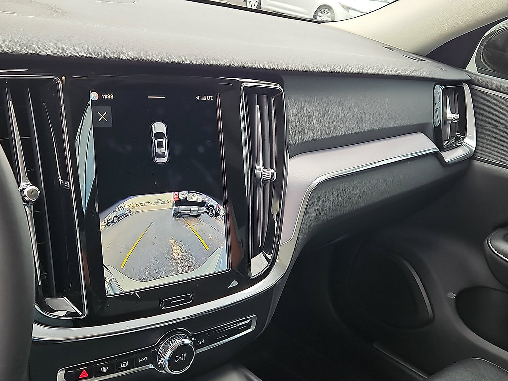 Used 2025 Volvo S60 B5 Core FWD image 18