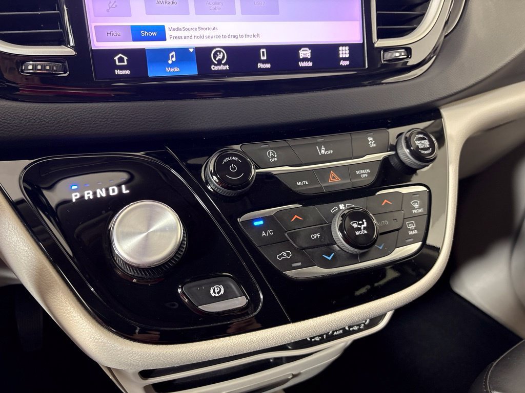 Used 2022 Chrysler Pacifica Touring-L FWD image 35