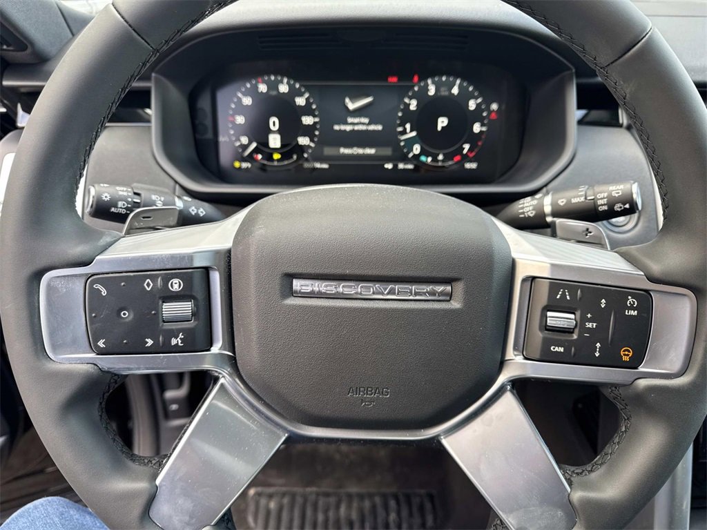 New 2026 Land Rover Discovery S image 28