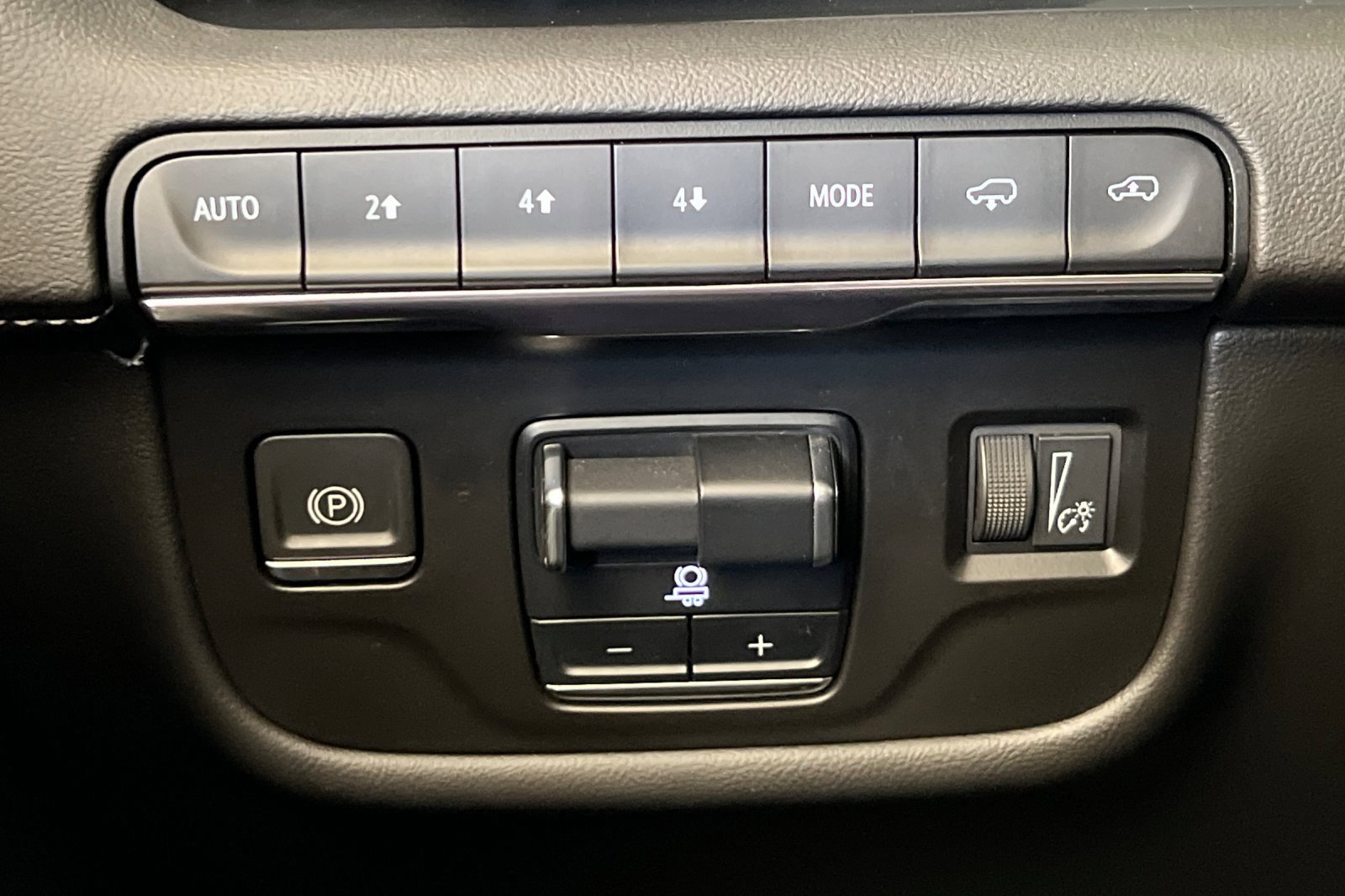 Used 2021 Cadillac Escalade Sport w/ Driver Assist Tech Package image 34