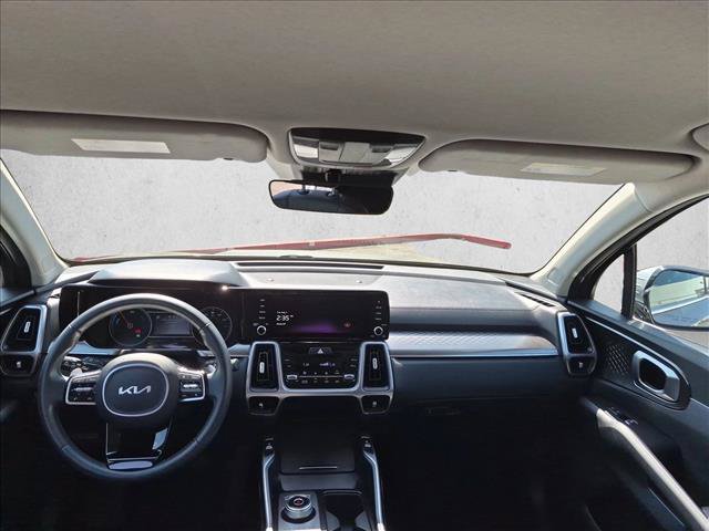 Used 2024 Kia Sorento EX AWD/4WD image 10