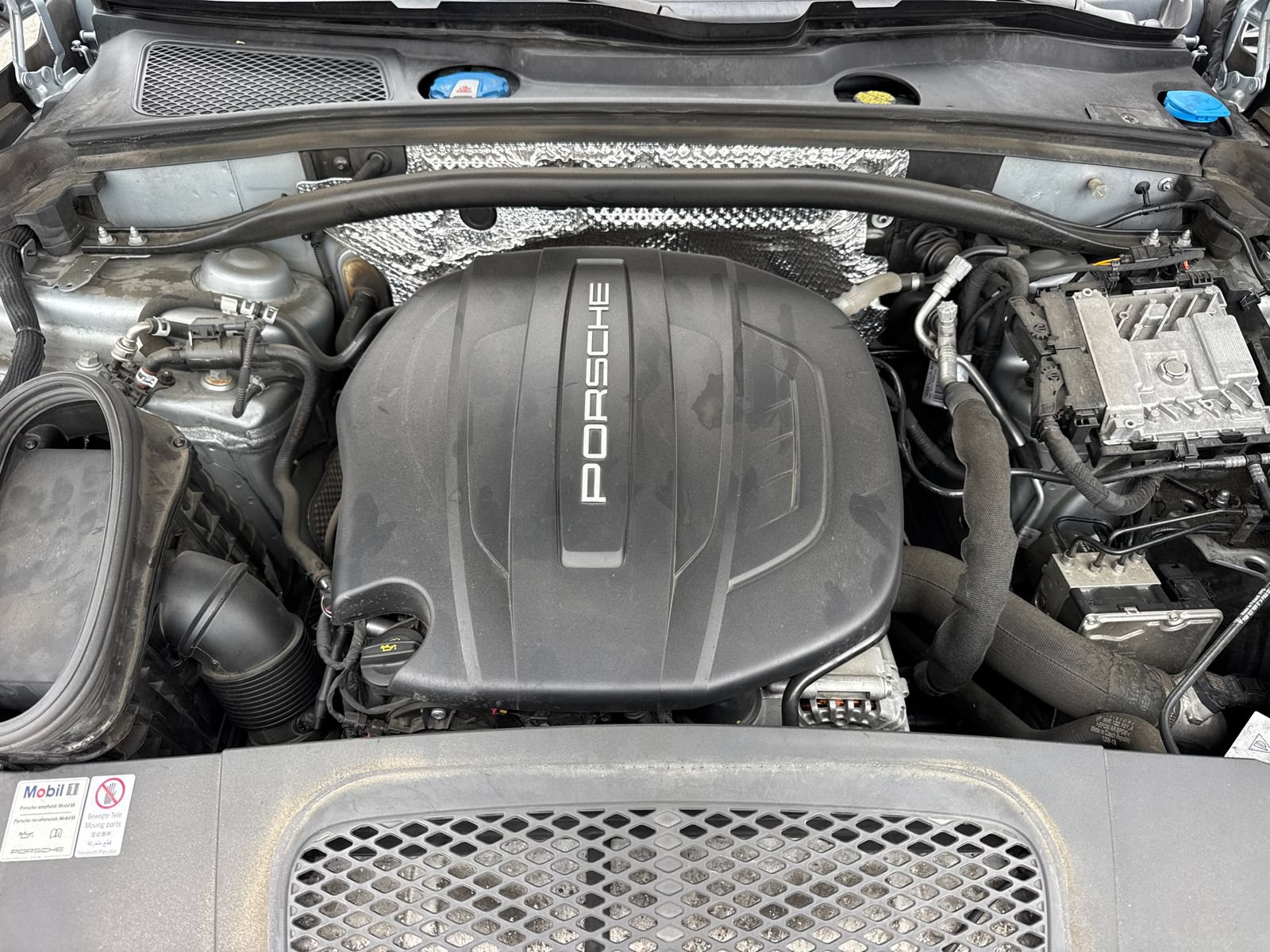 Used 2019 Porsche Macan AWD/4WD image 6
