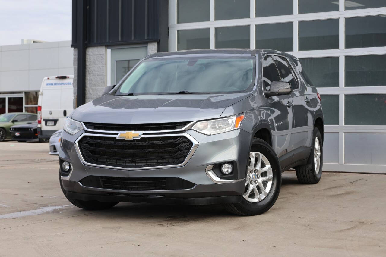 Used 2021 Chevrolet Traverse LS FWD image 3