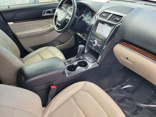 Certified 2019 Ford Explorer Limited w/ Ford Safe & Smart Package AWD/4WD image 11