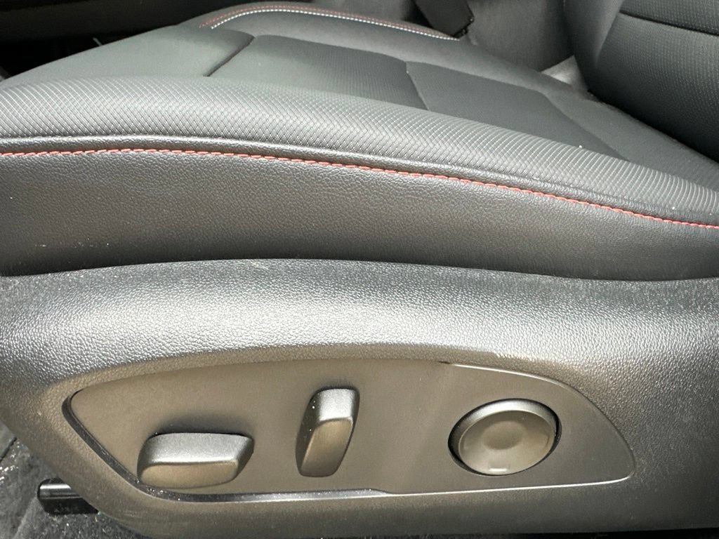 Used 2024 Chevrolet Traverse Z71 w/ LPO, Floor Liner Package AWD/4WD image 7