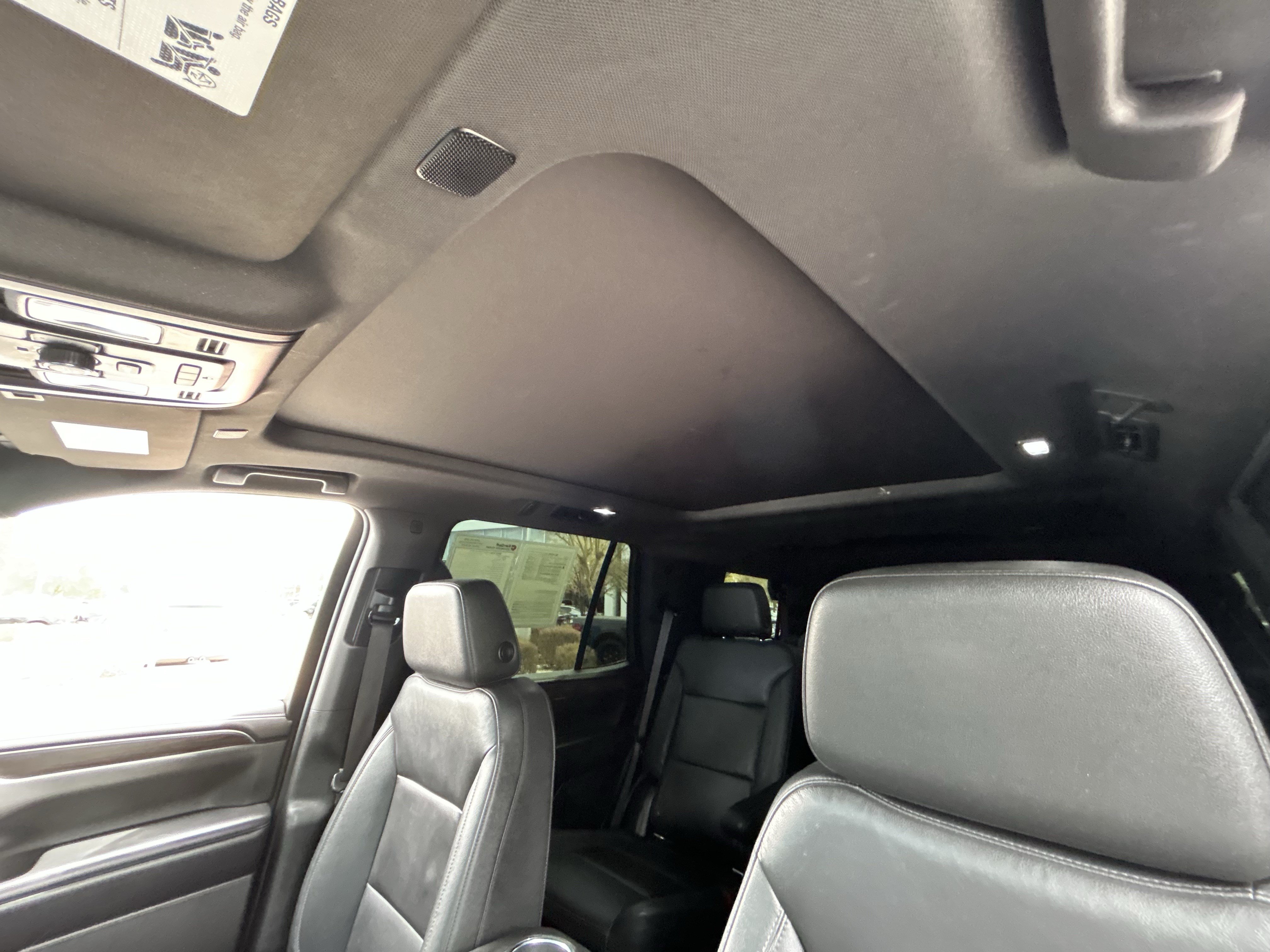 Used 2022 Chevrolet Tahoe Z71 w/ Luxury Package AWD/4WD image 20