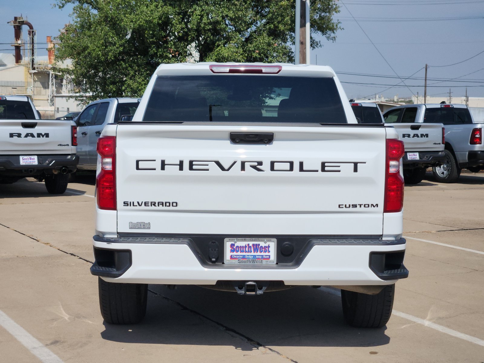 Used 2023 Chevrolet Silverado 1500 Custom RWD image 8