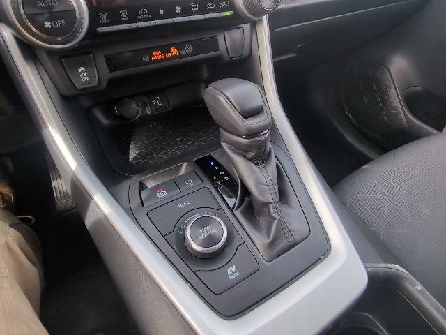 Used 2025 Toyota RAV4 XLE image 22