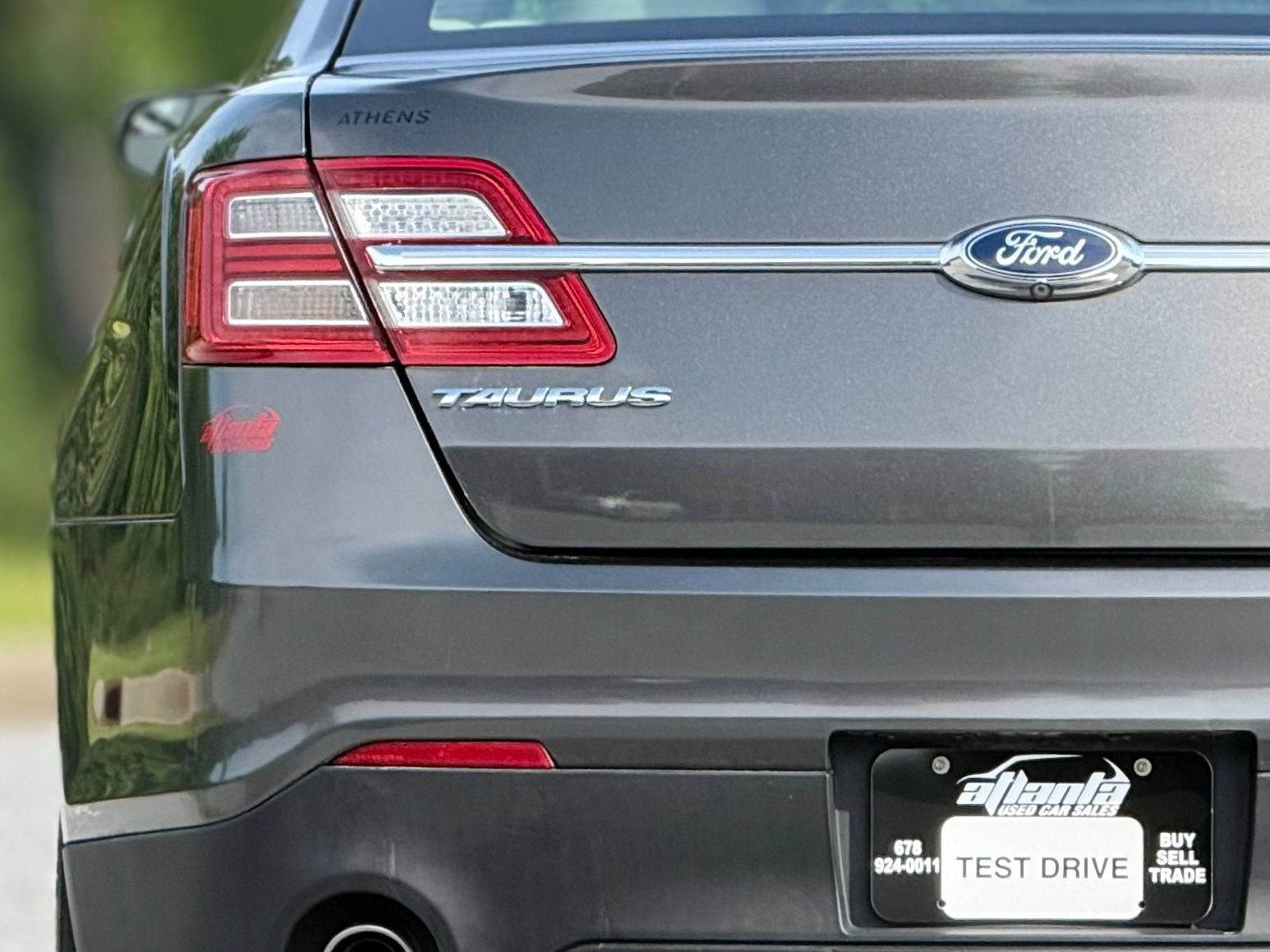 Used 2016 Ford Taurus SE FWD image 16