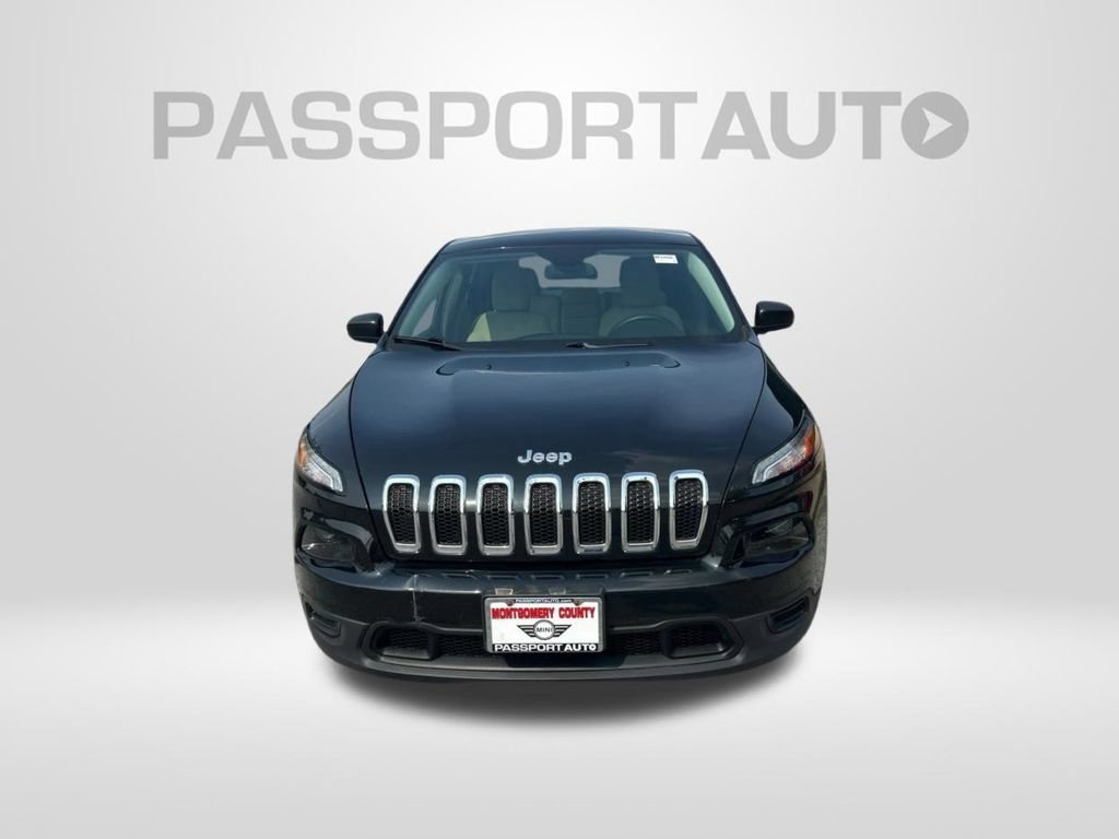 Used 2016 Jeep Cherokee Sport AWD/4WD image 2