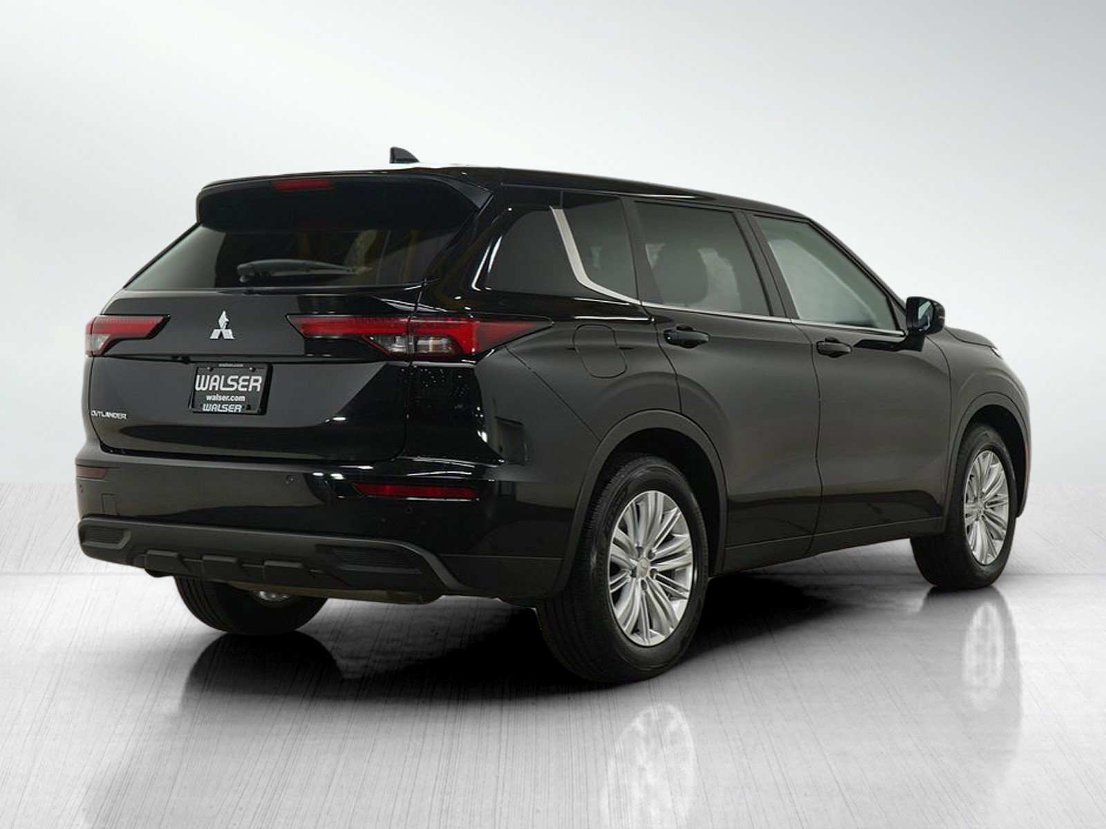 Used 2024 Mitsubishi Outlander ES image 5