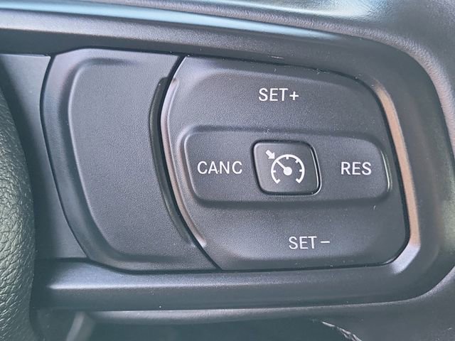 Used 2022 Jeep Wrangler Willys AWD/4WD image 9