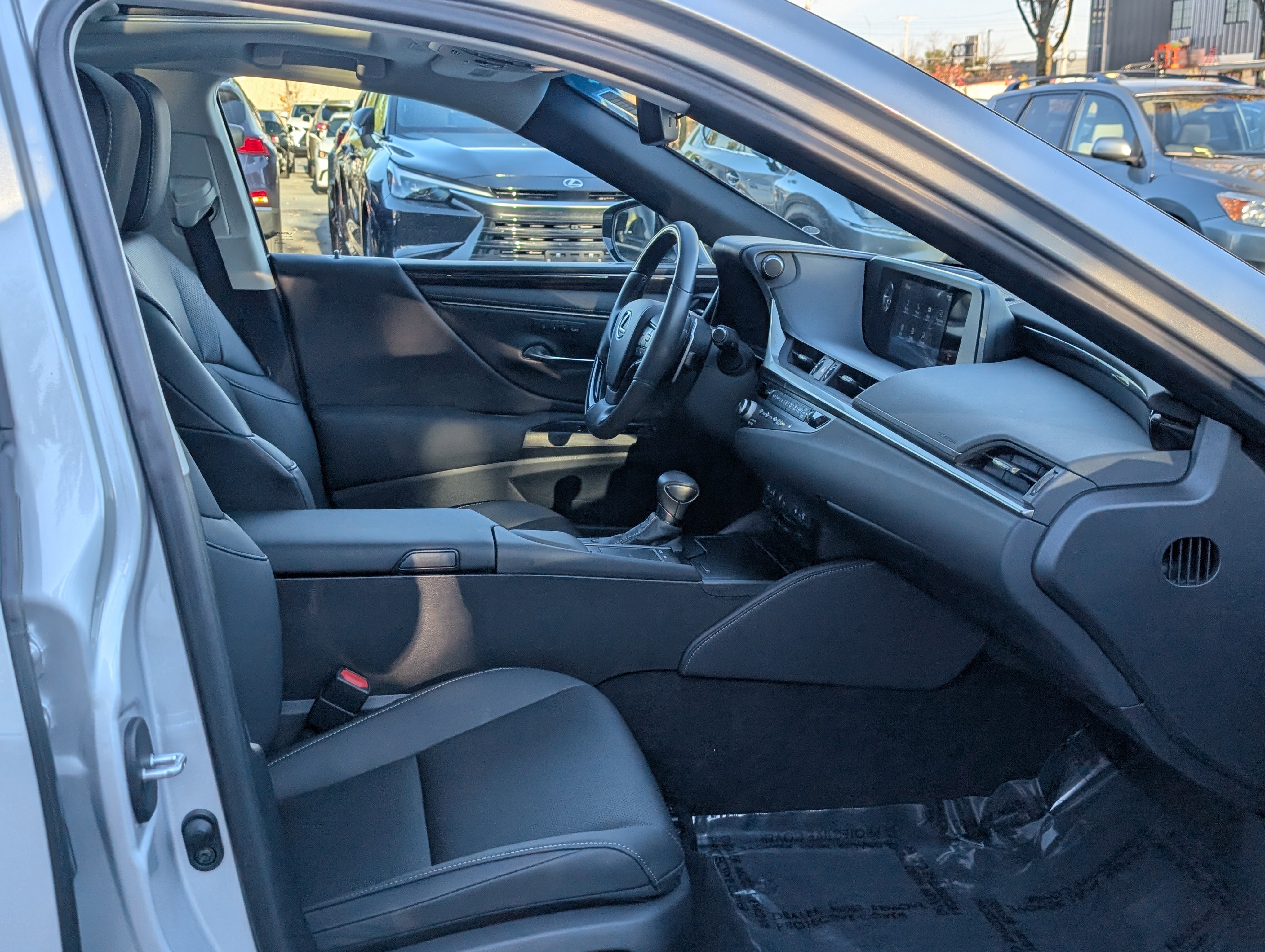 Certified 2021 Lexus ES 350 w/ Premium Package image 11