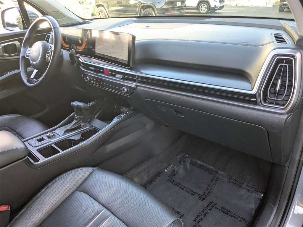 Used 2024 Kia Sorento S image 33