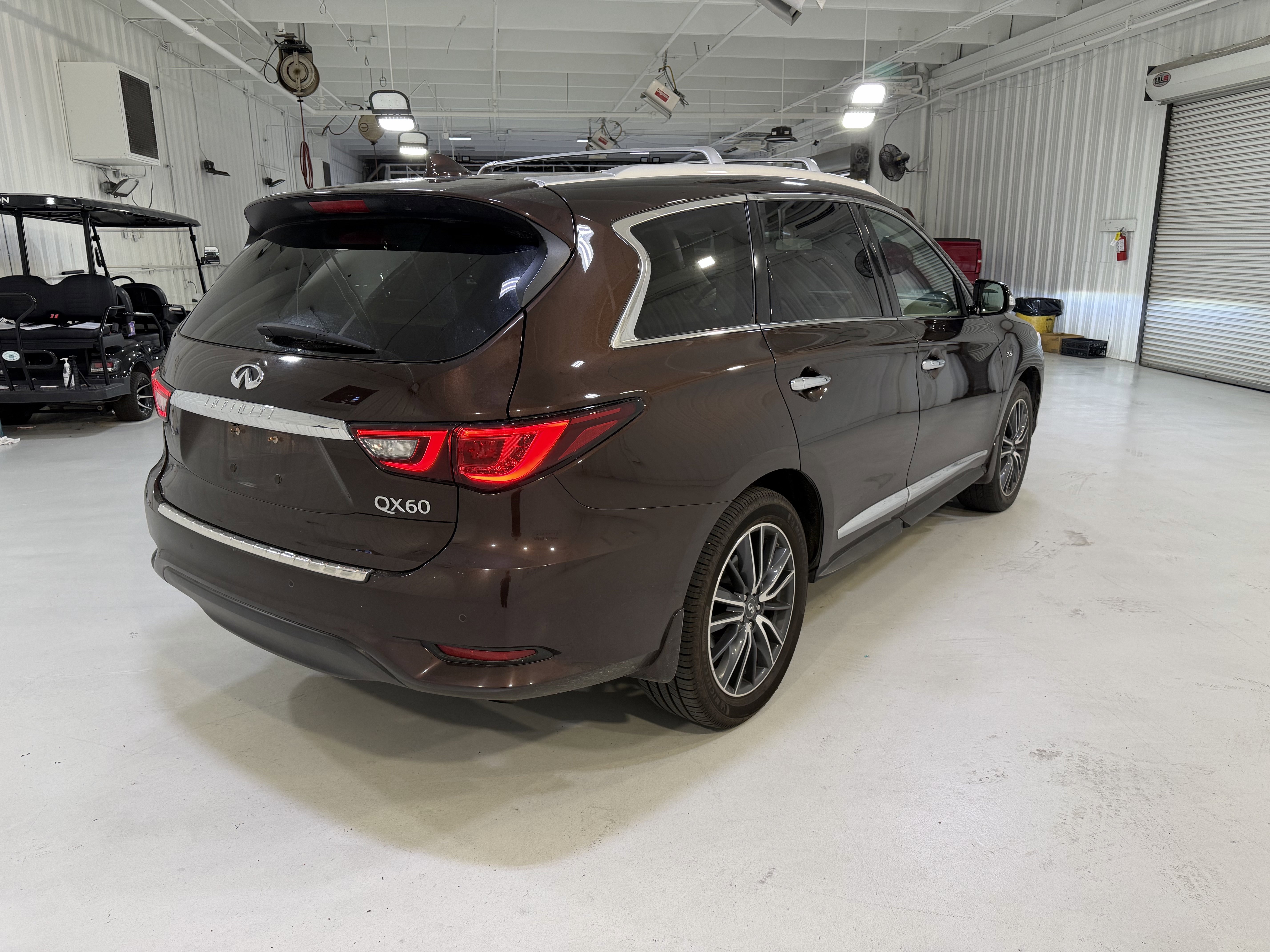 Used 2020 INFINITI QX60 Luxe w/ Sensory Package FWD image 5