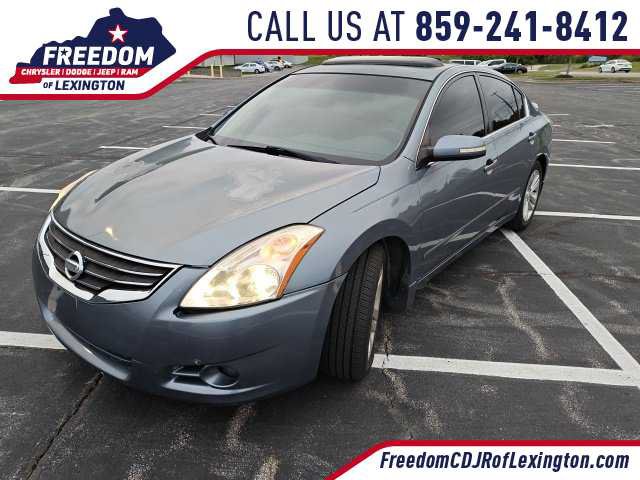 Used 2010 Nissan Altima 3.5 SR w/ Premium Pkg