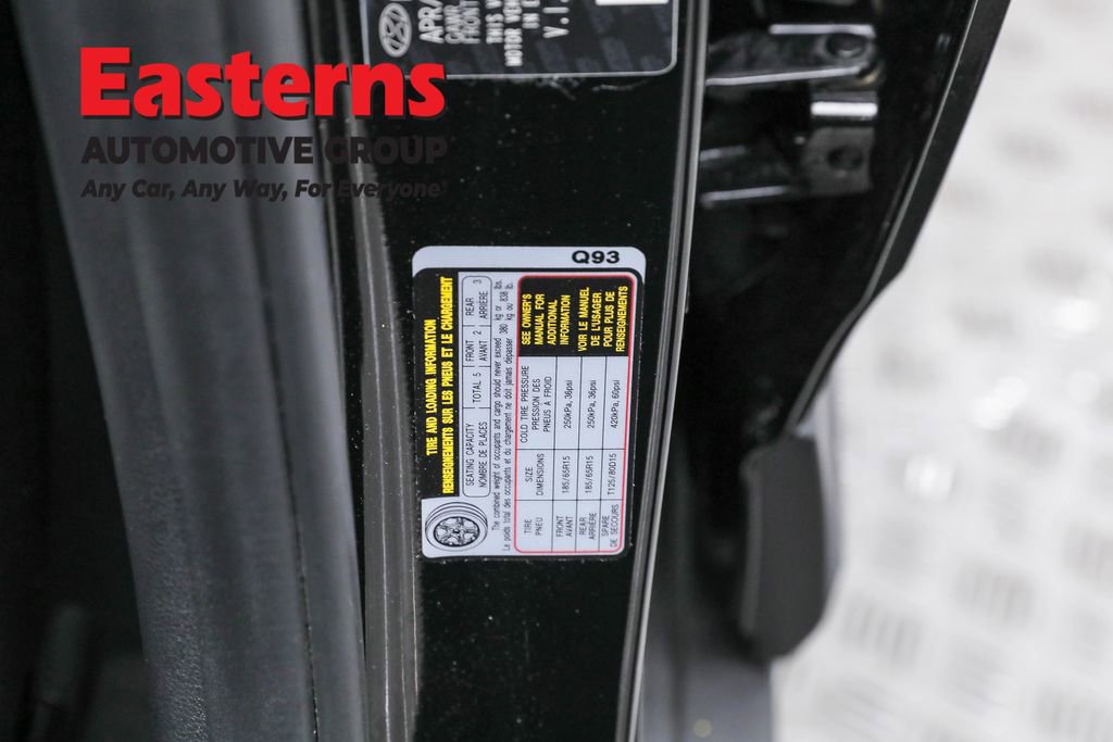 Used 2025 Hyundai Venue SE image 35