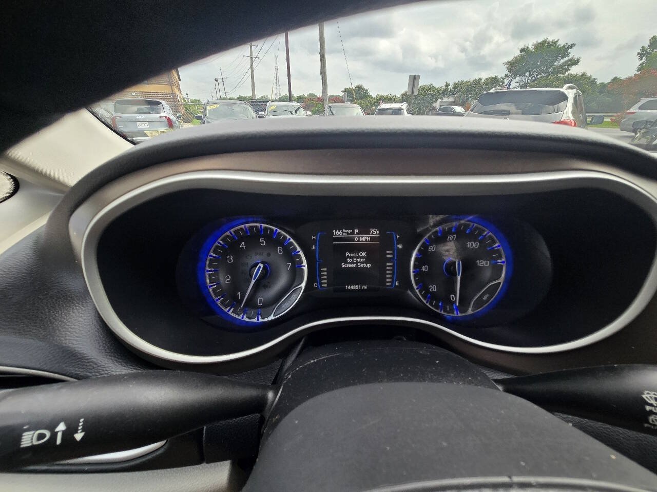 Used 2017 Chrysler Pacifica LX FWD image 48