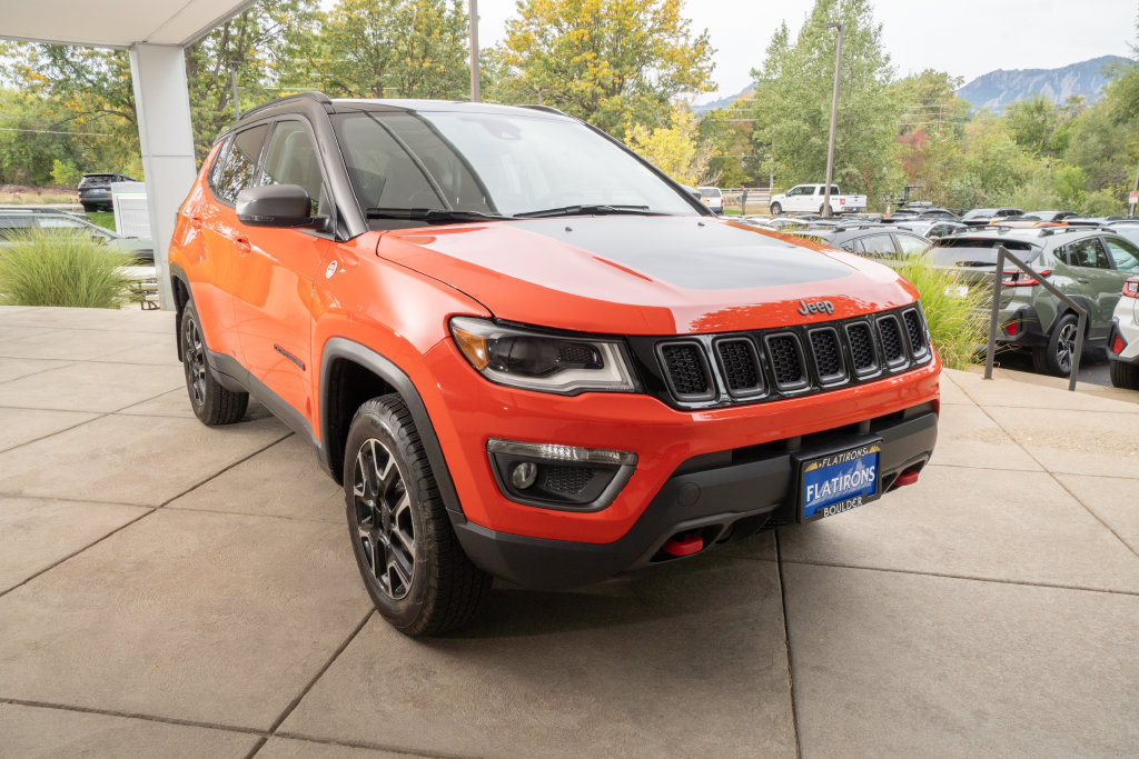 Used 2021 Jeep Compass Trailhawk w/ Sun and Sound Group AWD/4WD image 2