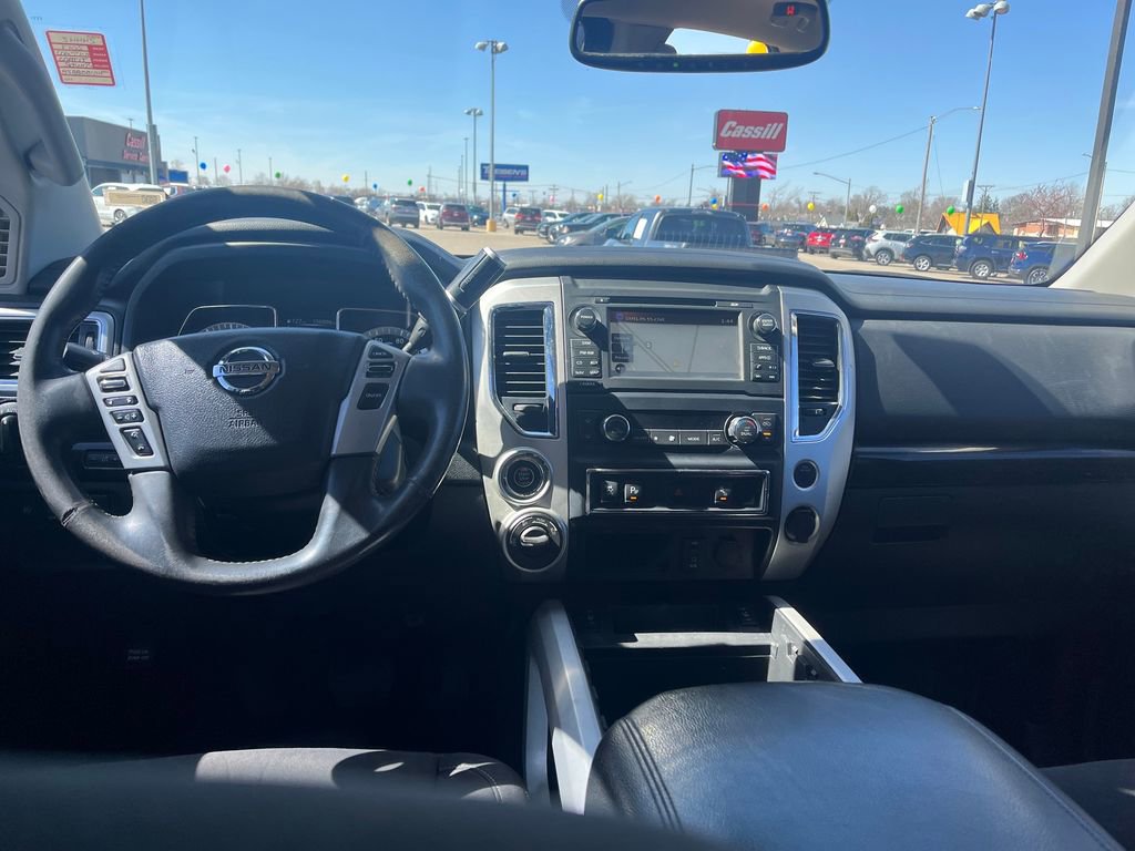 Used 2017 Nissan Titan SV AWD/4WD image 19